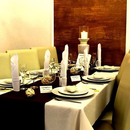 Imperium - Hotel Restauracja ฟีร์เลย์ ภายนอก รูปภาพ
