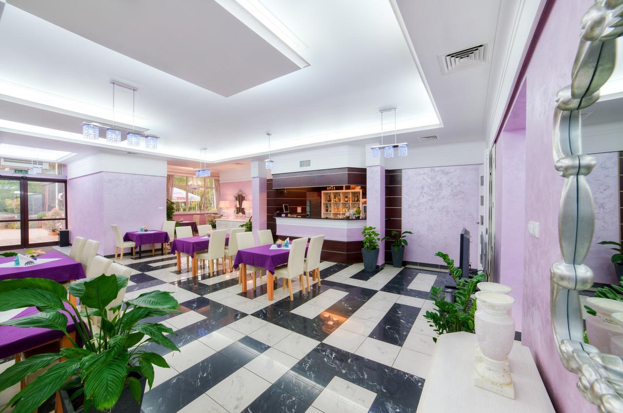 Imperium - Hotel Restauracja ฟีร์เลย์ ภายนอก รูปภาพ