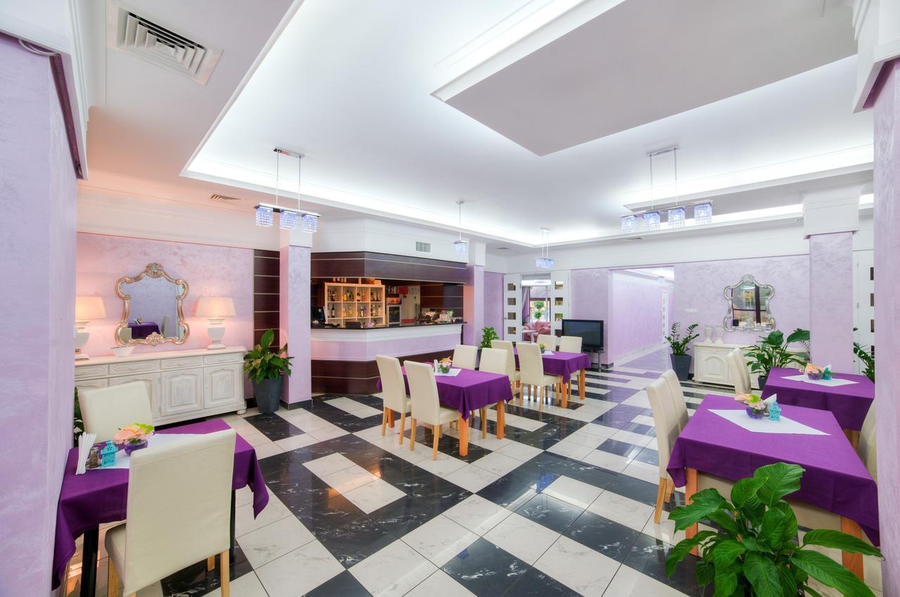 Imperium - Hotel Restauracja ฟีร์เลย์ ภายนอก รูปภาพ