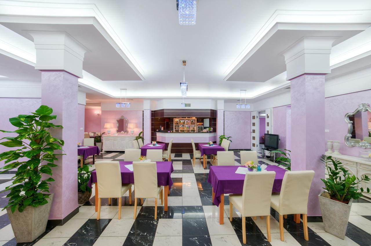 Imperium - Hotel Restauracja ฟีร์เลย์ ภายนอก รูปภาพ